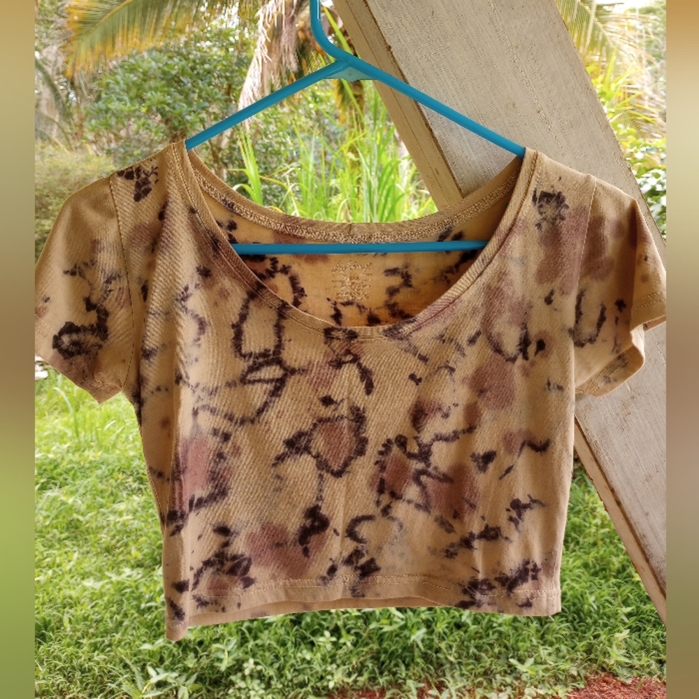 Lakhays Organic Cotton Tie-Dye Crop Top